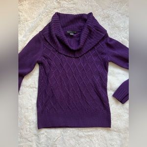 Covington Women's Long Sleeve Cowl Neck
Sweater purple; Size Small